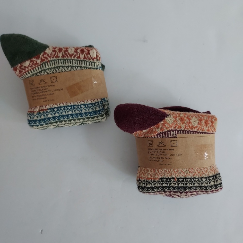 2pk‎ Wool Blend Fair Isle Crew Socks Green Burgundy Nordic Cabincore Cozy Hiking - Picture 2 of 4